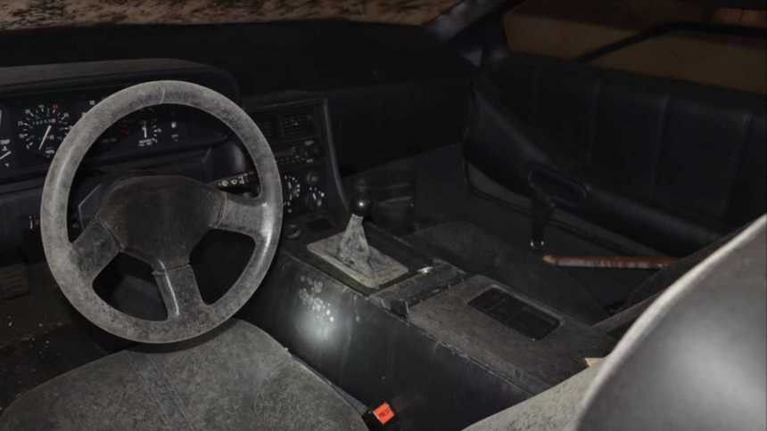 Знаменитый DeLorean больше 30 лет простоял в сарае