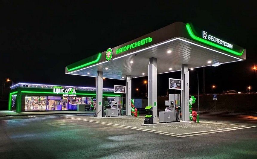 В Минске открылась новая АЗС: ее посетителей встречает… русалка