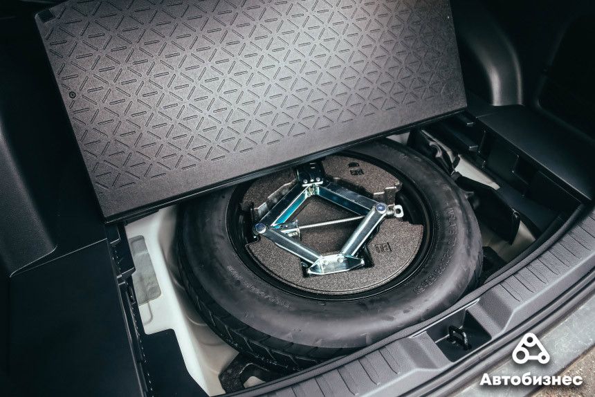 Поставим на два колеса? Тест-драйв Toyota RAV4 пятого поколения