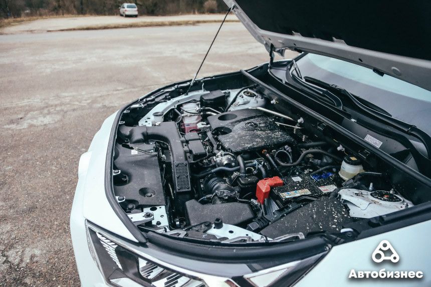 Поставим на два колеса? Тест-драйв Toyota RAV4 пятого поколения
