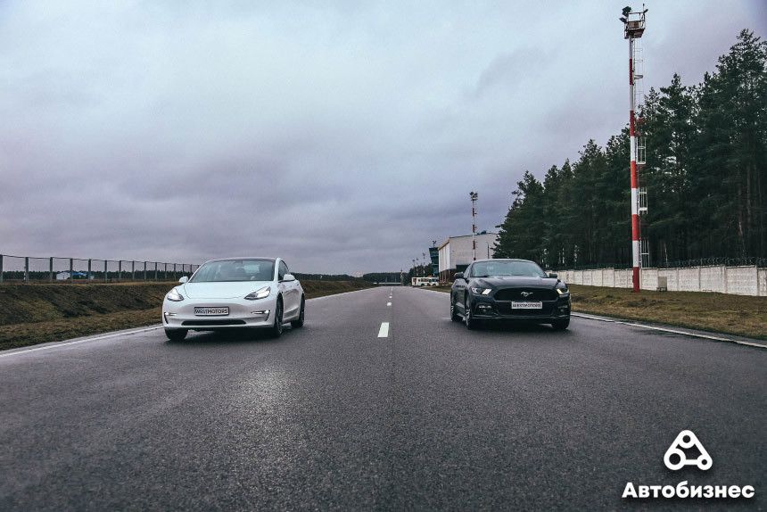Tesla Model 3 против Ford Mustang: сравнительный тест-драйв и драгрейсинг в Липках