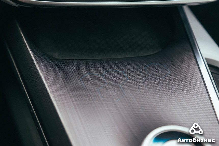 80 бесплатных километров за 15 минут. Как мы тестировали и заряжали Geely Geometry A