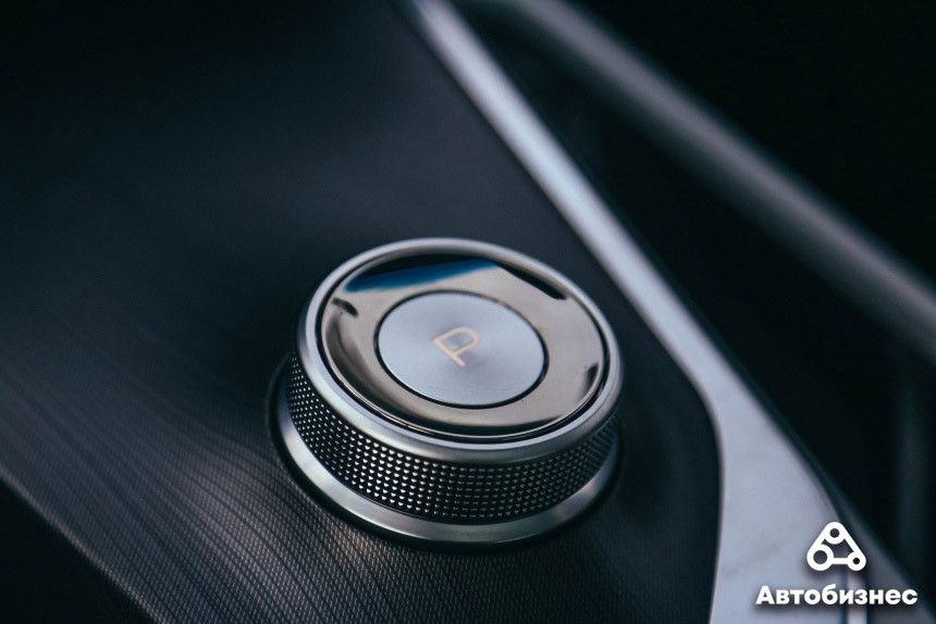 80 бесплатных километров за 15 минут. Как мы тестировали и заряжали Geely Geometry A