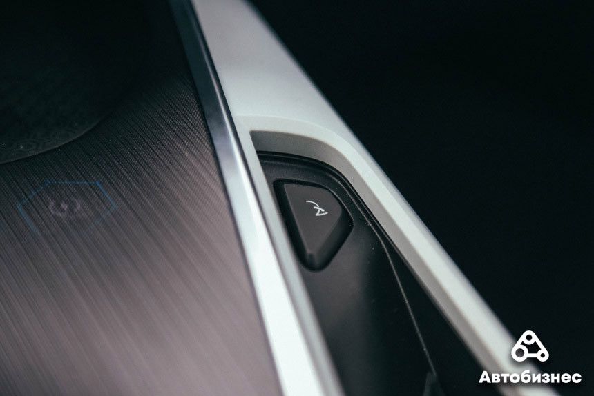 80 бесплатных километров за 15 минут. Как мы тестировали и заряжали Geely Geometry A