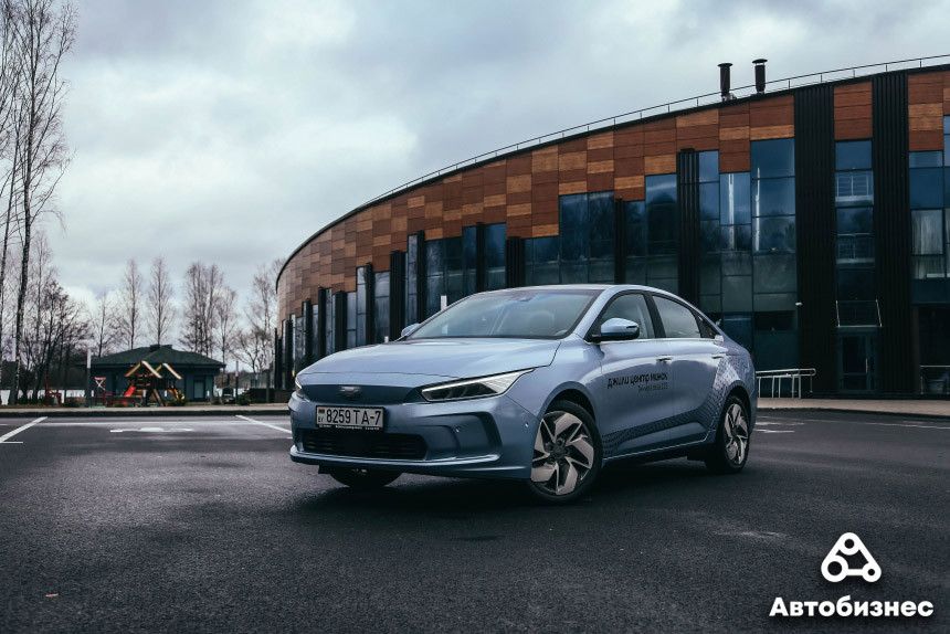 80 бесплатных километров за 15 минут. Как мы тестировали и заряжали Geely Geometry A