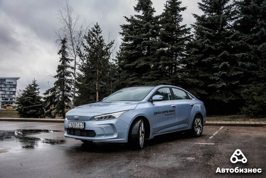 80 бесплатных километров за 15 минут. Как мы тестировали и заряжали Geely Geometry A