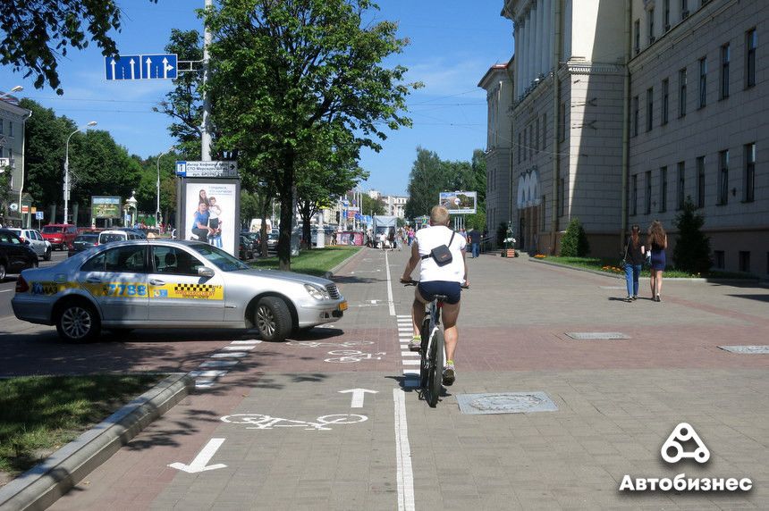 Слезь с велосипеда на пешеходном переходе