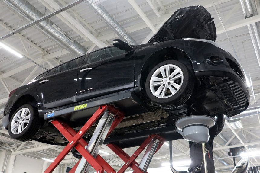 Эксперимент. Обслуживаем 9-летний Renault Megane у дилера: смотрите, что сделали 