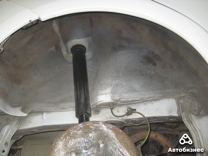 Польский след. Оцениваем коррозию пятилетней Toyota Yaris
