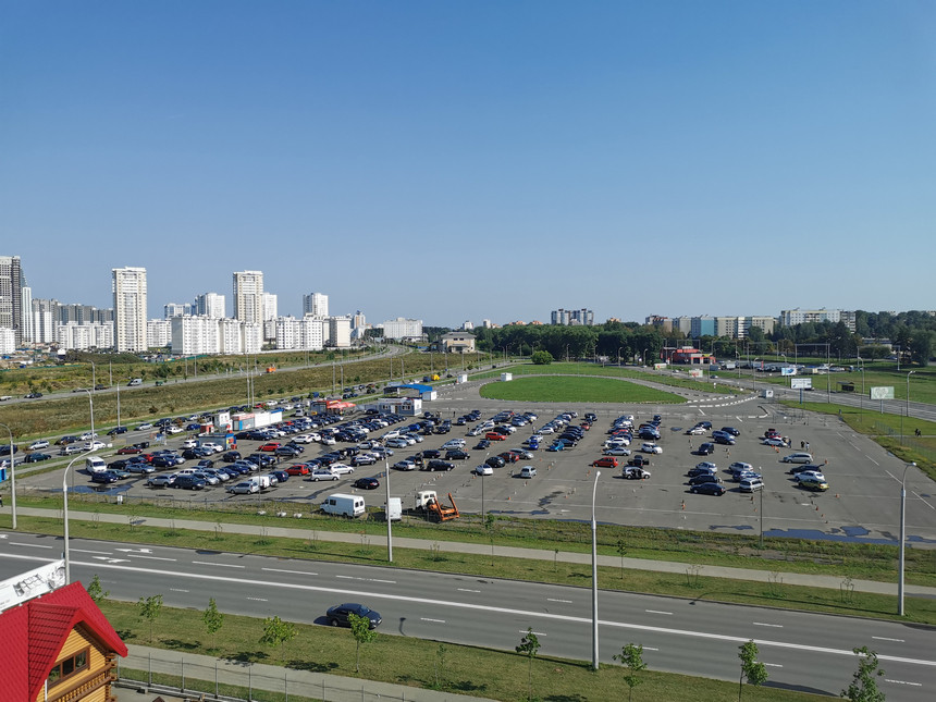 Жив, курилка? Репортаж с авторынка в Ждановичах, который переехал