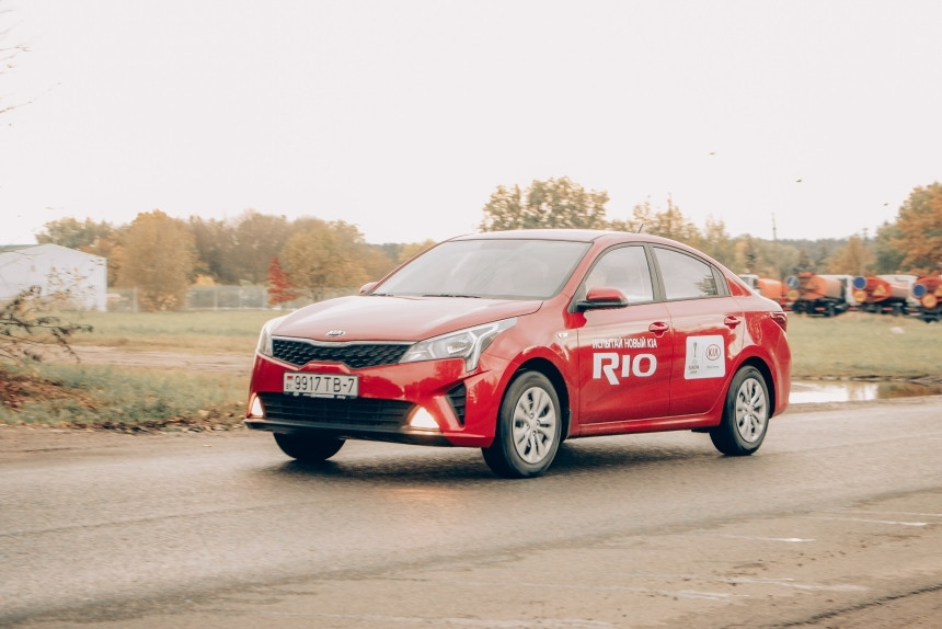 Клыки, треугольники и бумеранги. Тест-драйв обновленного KIA Rio