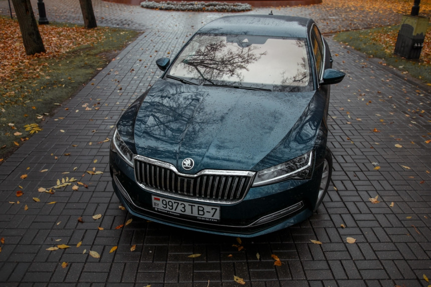 Билет в бизнес-класс. Тест-драйв обновленной Skoda Superb 