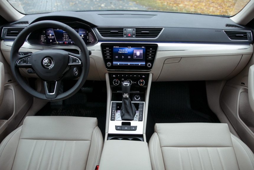 Билет в бизнес-класс. Тест-драйв обновленной Skoda Superb 