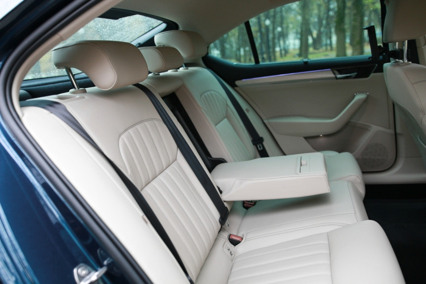 Билет в бизнес-класс. Тест-драйв обновленной Skoda Superb 