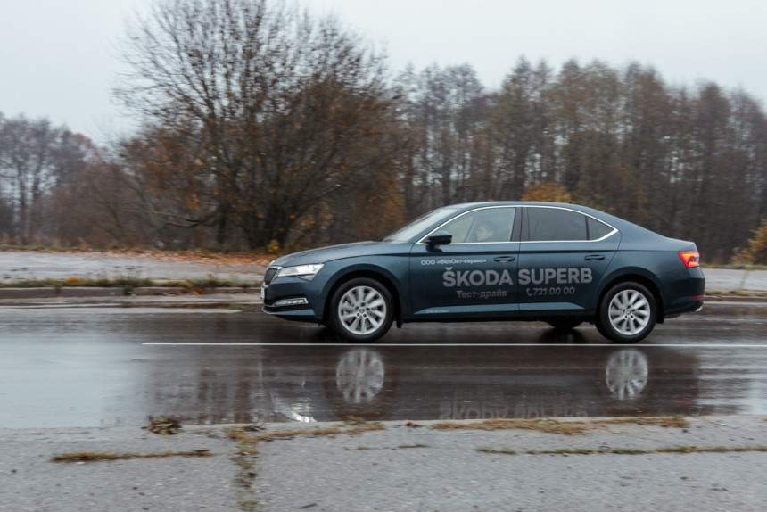 Билет в бизнес-класс. Тест-драйв обновленной Skoda Superb 