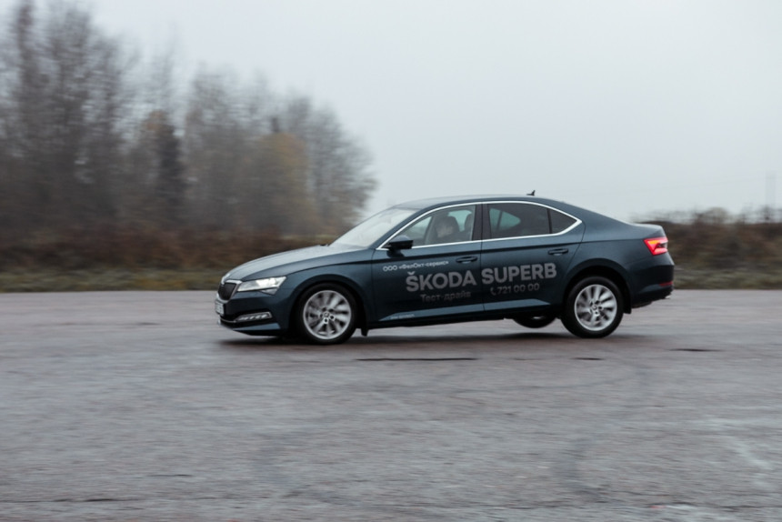 Билет в бизнес-класс. Тест-драйв обновленной Skoda Superb 