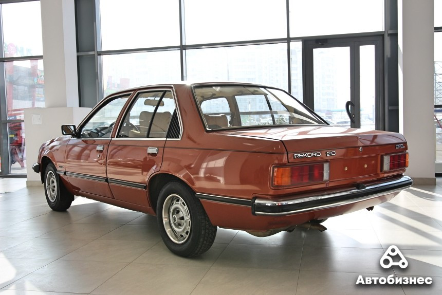 Opel из 80-х, который не сгнил. Посмотрите, какой Rekord продают в Минске за 5000 долларов