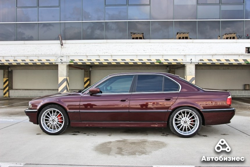 Купил за 7000, вложил 25.000 долларов. История любви к BMW E38