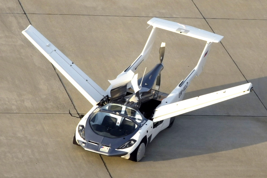 Летающий автомобиль AirCar впервые в истории совершил перелет между городами