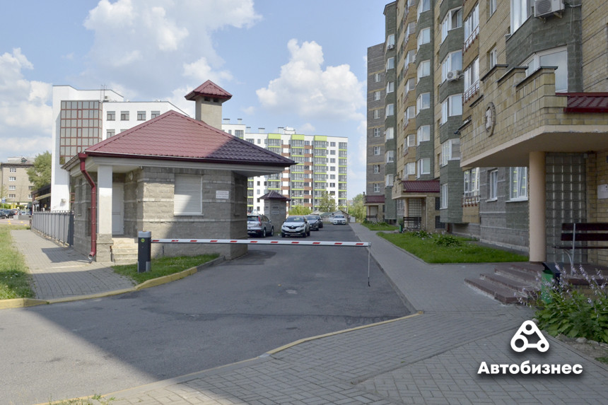 Как построить парковку во дворе или отремонтировать яму. ЖЭУ – о проблемах автомобилистов