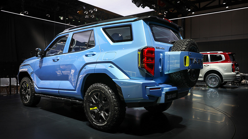 Geely Atlas с X-фейсом, новые 
