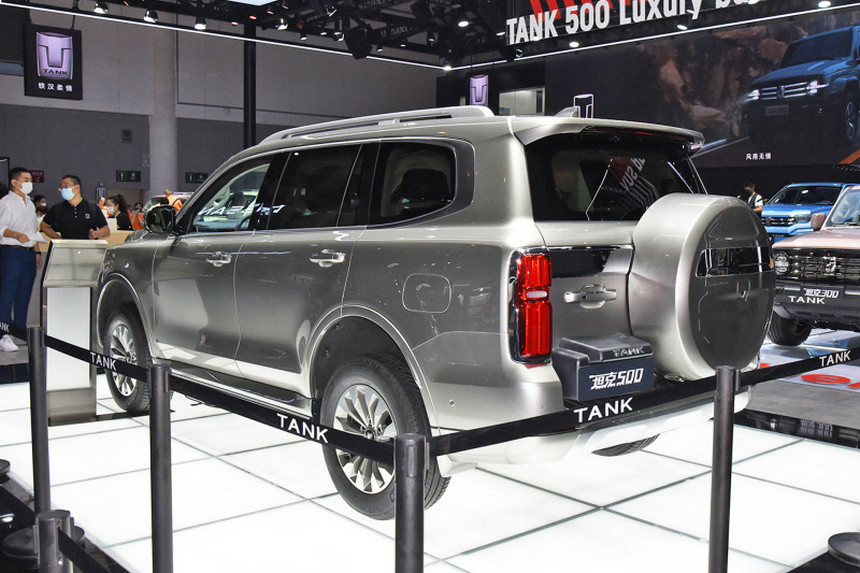 Geely Atlas с X-фейсом, новые 