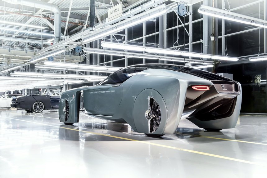 Они были среди первых. Как в Rolls-Royce шли к созданию электромобиля