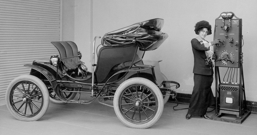 Они были среди первых. Как в Rolls-Royce шли к созданию электромобиля