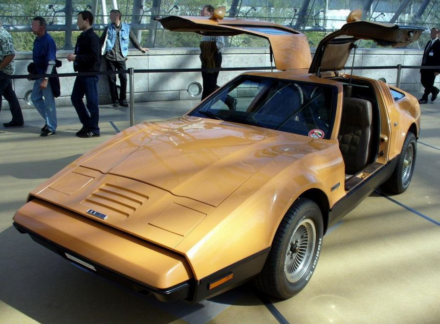 Так себе DeLorean? Как не надо делать спортивные автомобили на примере редкого Bricklin SV-1