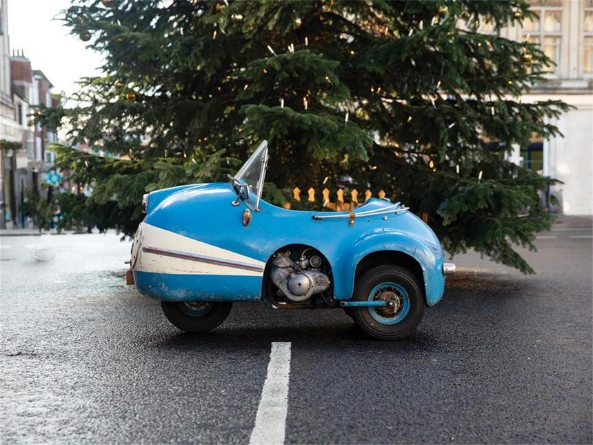 Игрушка для взрослых. Автомобиль из 1950-х, который можно парковать на балконе