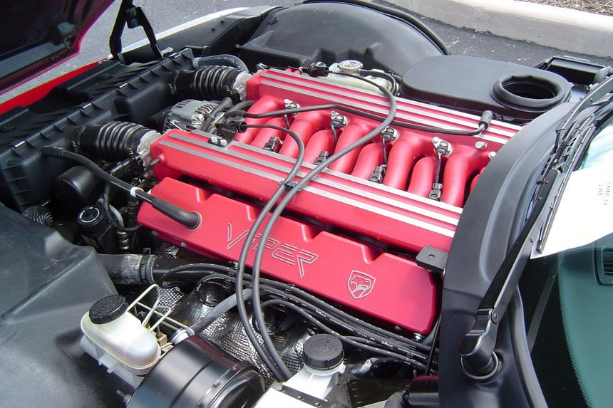 Минимум электроники, максимум опасности. 30 лет легендарному Dodge Viper