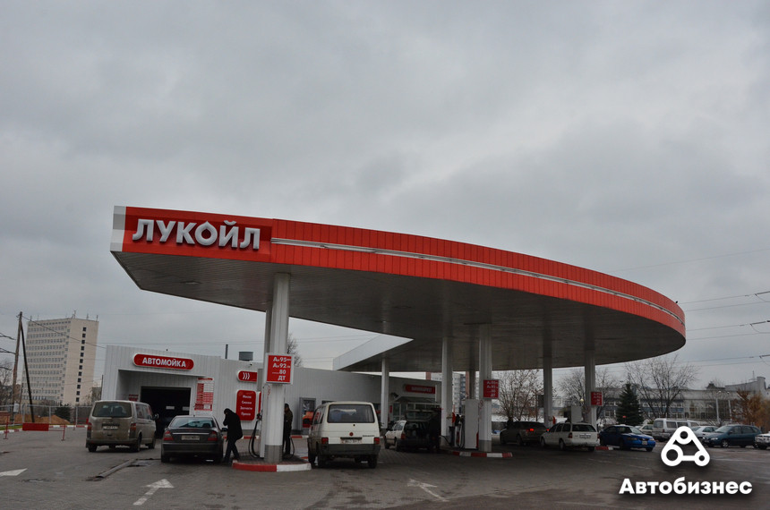 Заправляться тоже кофе? Что предлагают программы лояльности белорусских АЗС