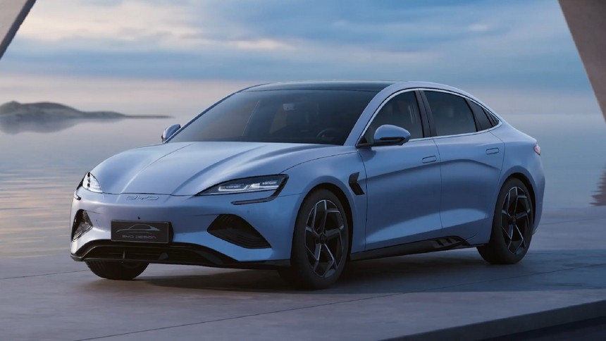 Китай на проводе. Какие модели Geely (и не только) дебютировали этой весной
