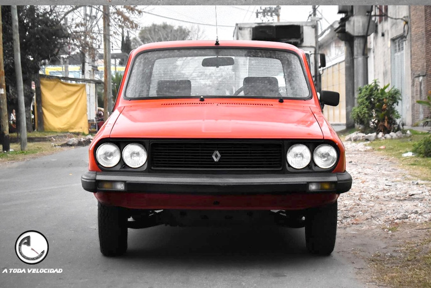 Найден раритетный Renault 12 с почти нулевым пробегом – 34-летняя 