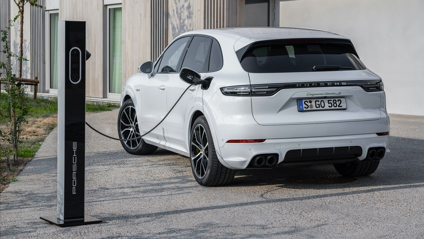 Он спас Porsche. Вспоминаем, как Cayenne превратился в золотую жилу