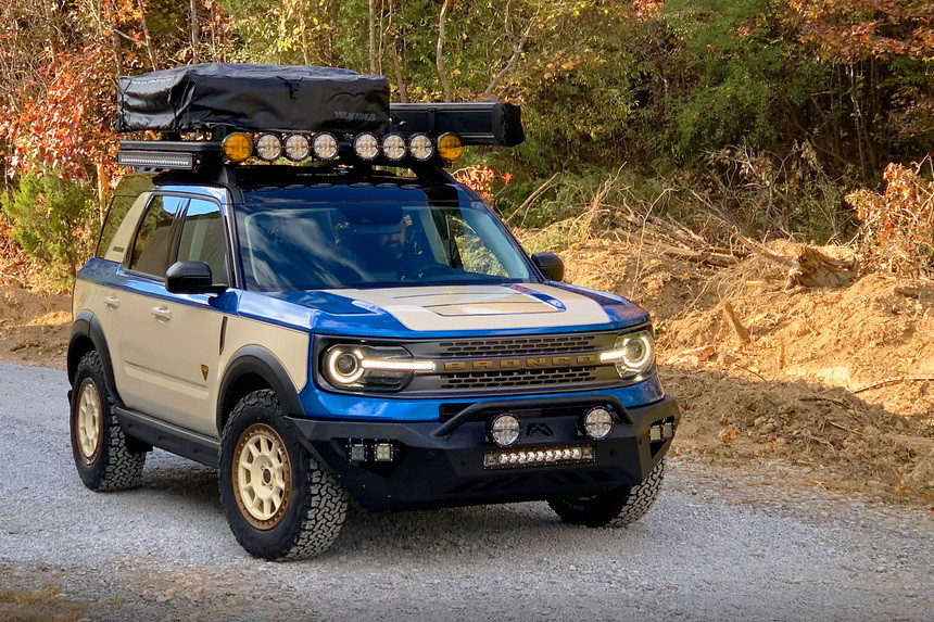 Тюнинг-шоу SEMA: Porsche с двигателем от Subaru, Wrangler с электромотором и не только
