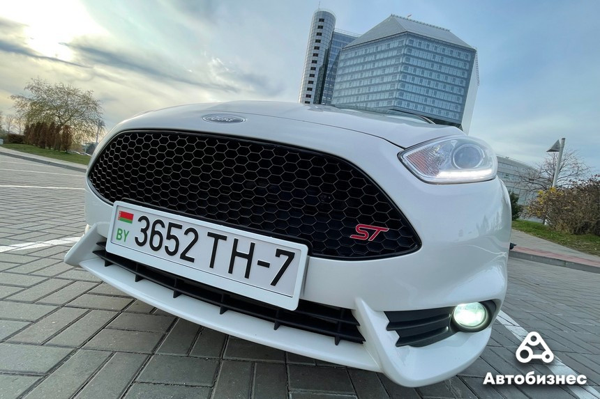 Пригнал из Штатов Ford Fiesta ST и учит на нем курсантов. История нестандартной 