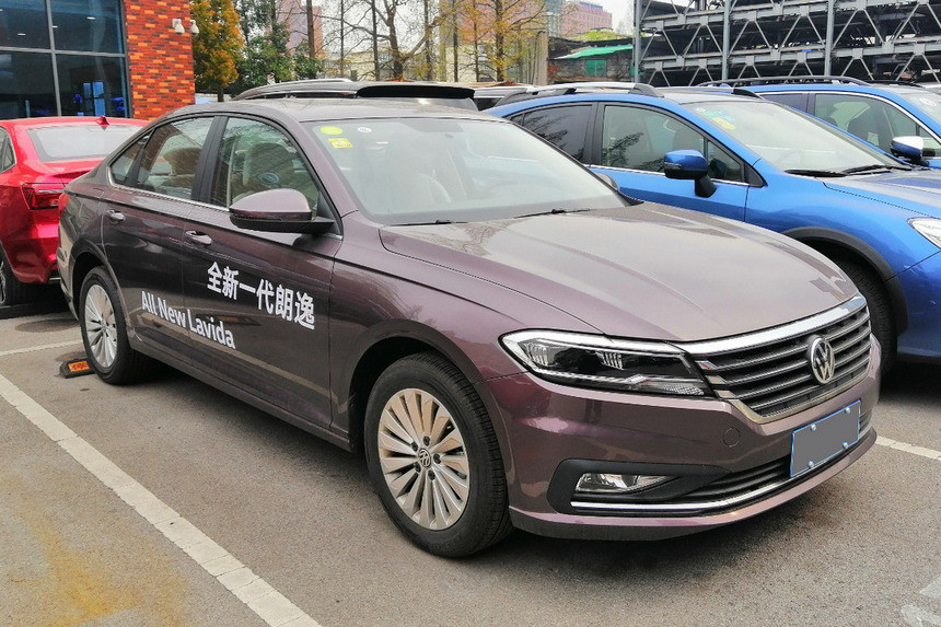 Много электрокаров и Volkswagen. Какие авто продаются в Китае и насколько это отличается от нашего рынка