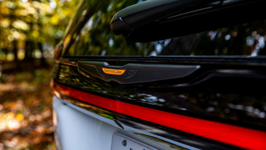 Обновленный Kia Seltos, кабриолет от Genesis и другие премьеры автошоу в Лос-Анджелесе