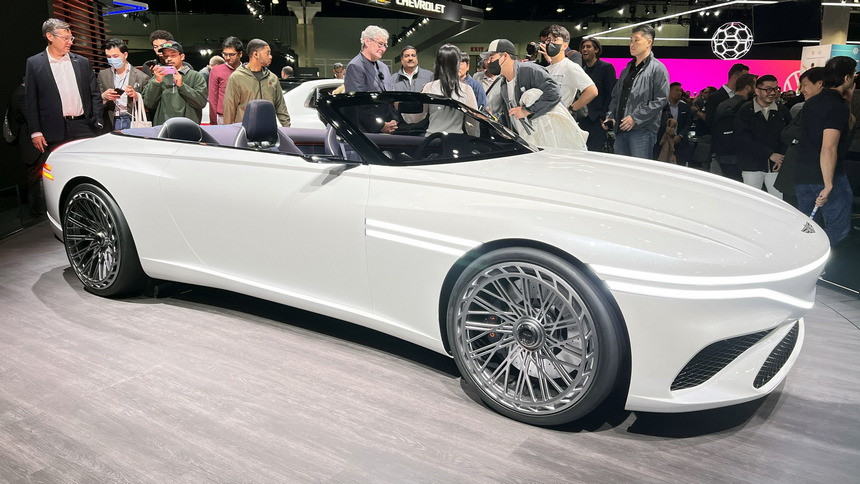 Обновленный Kia Seltos, кабриолет от Genesis и другие премьеры автошоу в Лос-Анджелесе