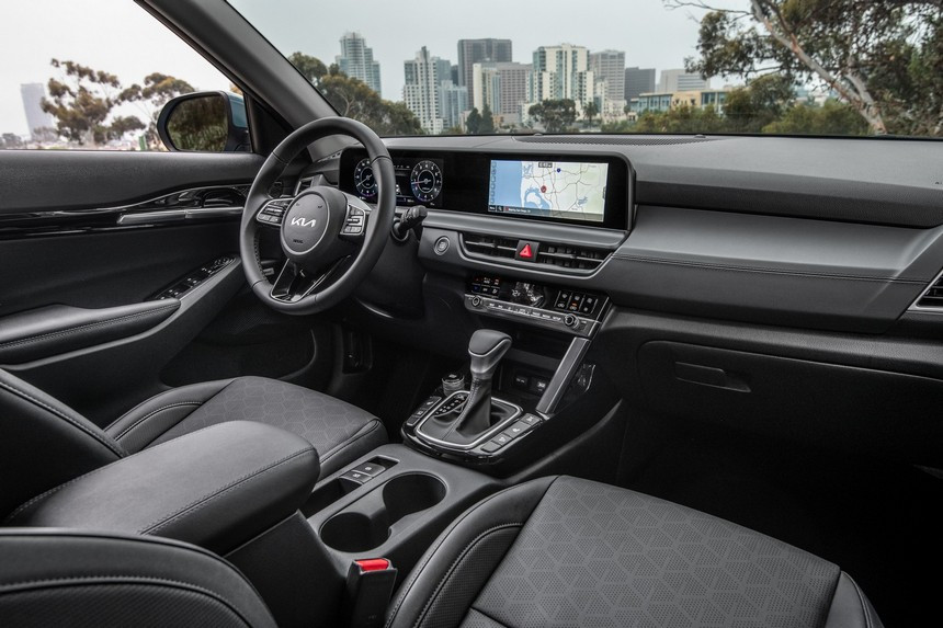 Обновленный Kia Seltos, кабриолет от Genesis и другие премьеры автошоу в Лос-Анджелесе
