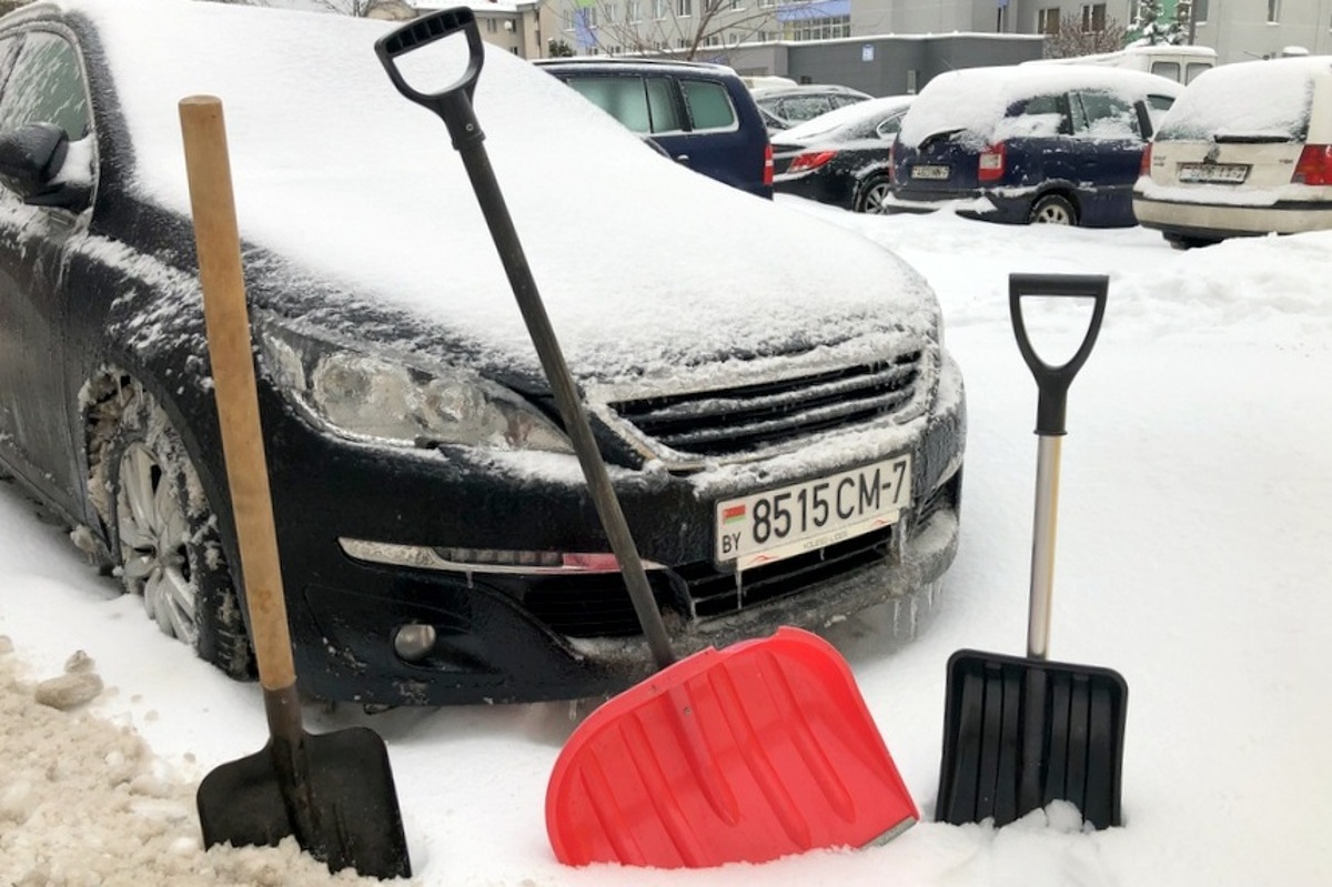 Стресс-тест: какая лопата лучше справится со снегом?