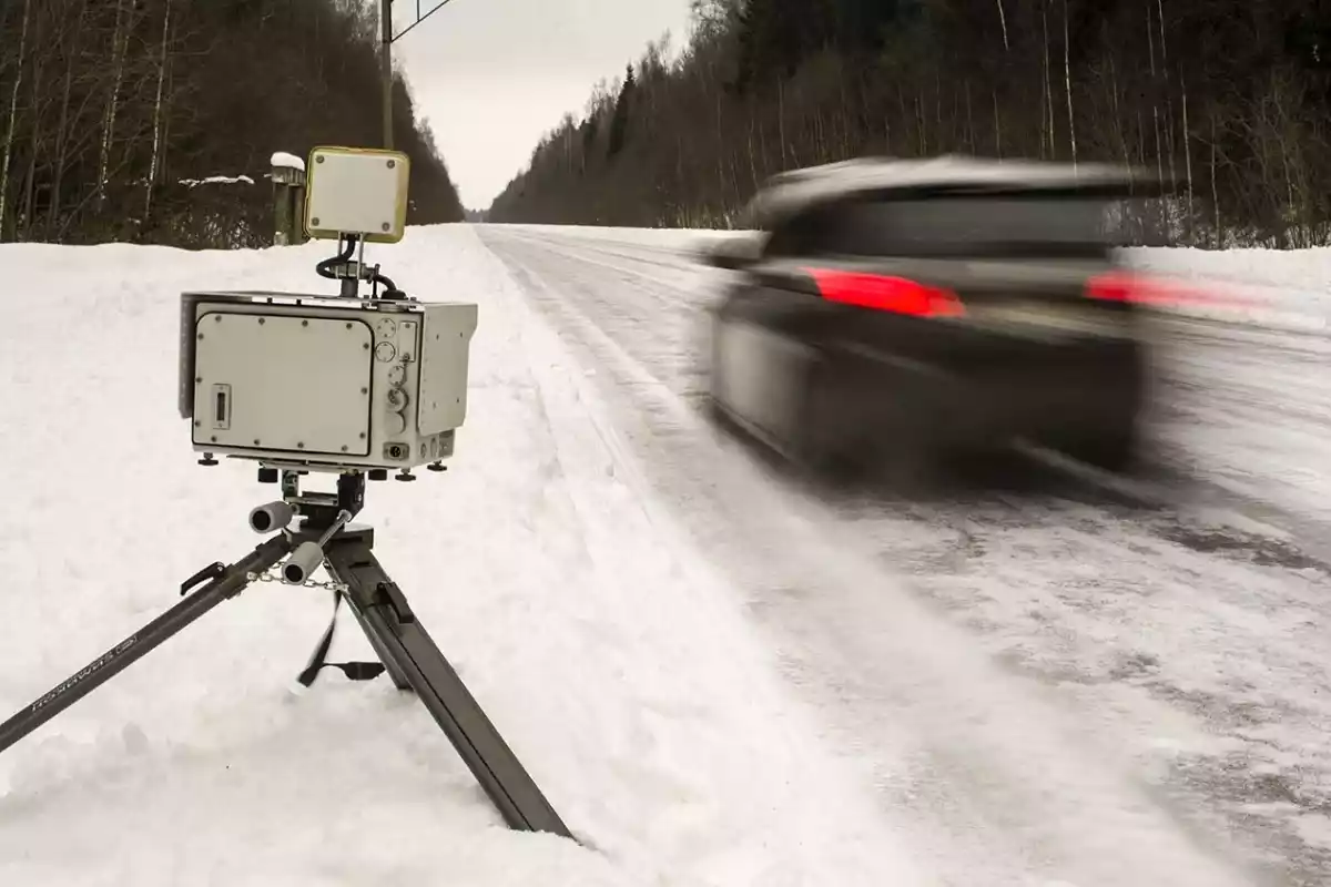 Камеру фотофиксации залепило снегом – машины в "письме счастья" не видно. Есть ли шанс обжаловать?