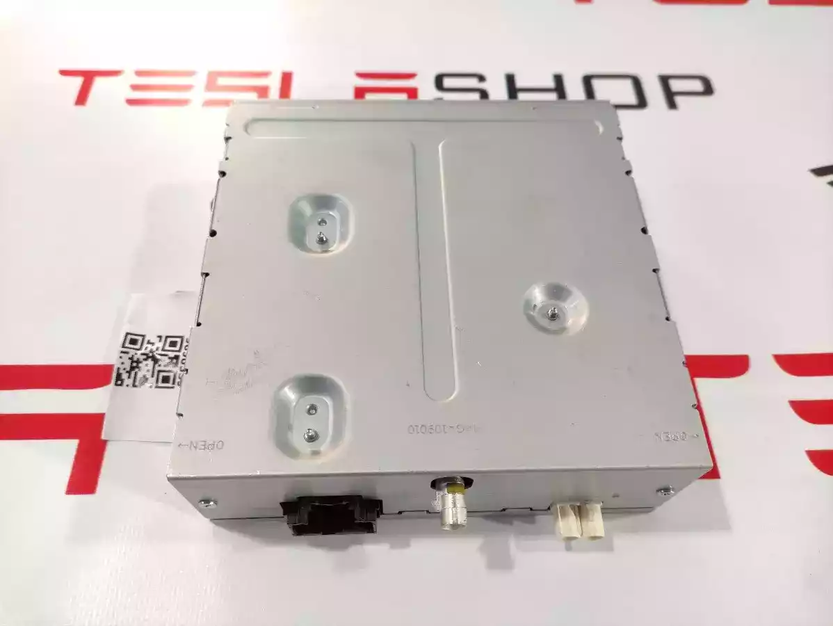 Блок радио к Tesla Model S 2015