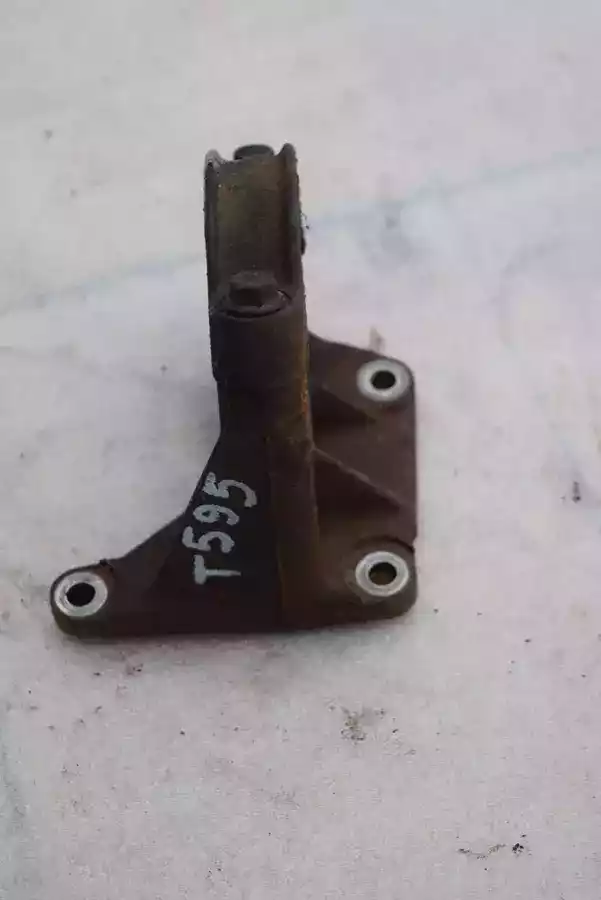 Кронштейн полуоси к Volvo 850 1993