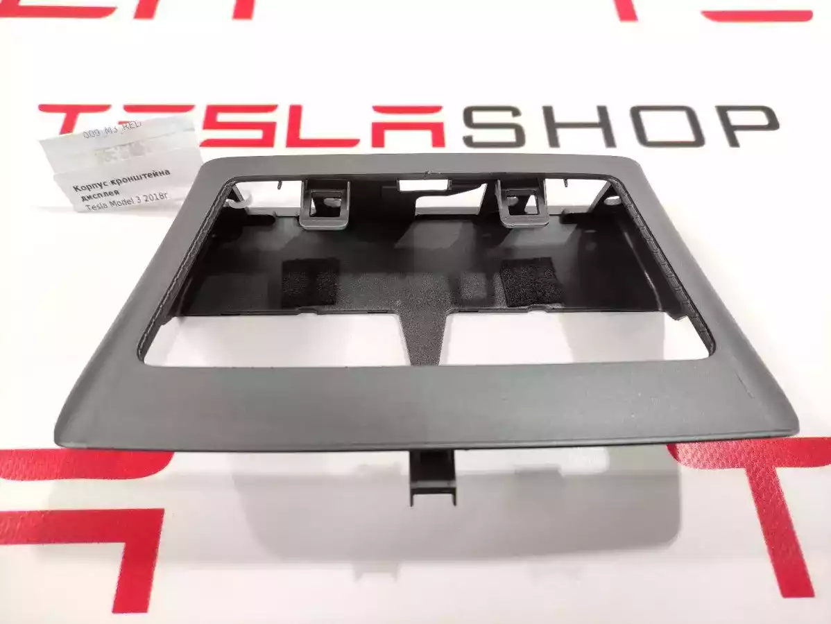 Монитор к Tesla Model 3 2018