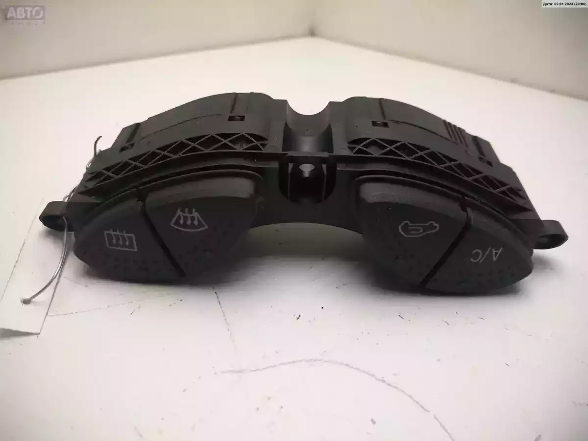 Кнопка  к Ford Focus 2002