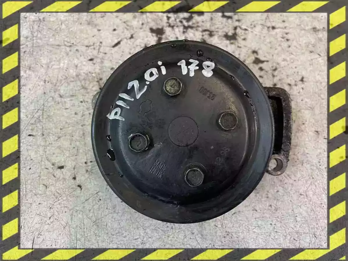 Помпа к Nissan Primera 1997
