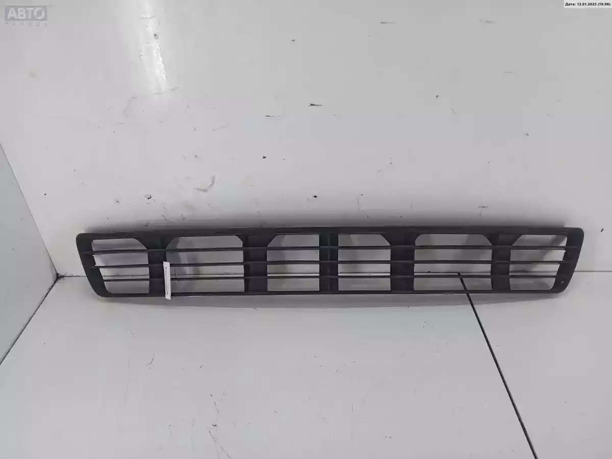 Решетка бампера к Audi A4 1995