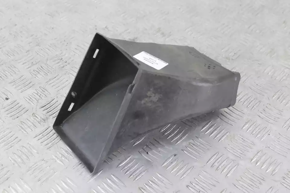 Воздуховод радиатора к BMW  2006